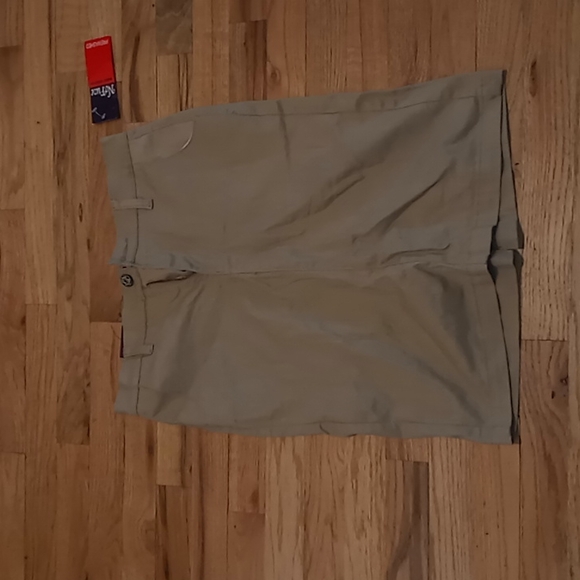 Khaki skirt - Picture 1 of 2